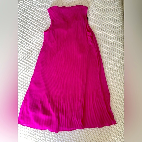 New! DKNY Fuchsia Pink Sleeveless Pleated Mini Shift Dress - Picture 4 of 7